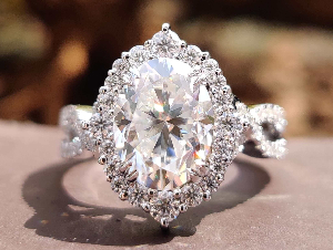 Echoes of Love: A Journey Through Vintage Oval Engagement Rings with Deep Emotional Value